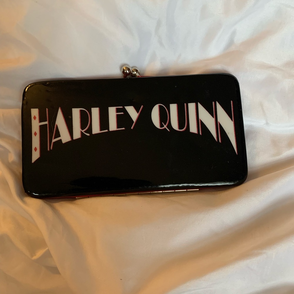 harley quinn button wallet